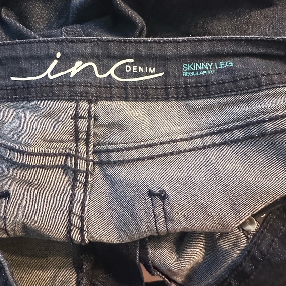 Inc International Concepts Skinny Jeans w/Lt Blue Bleach Side Stripes Sz 8P - Picture 4 of 8